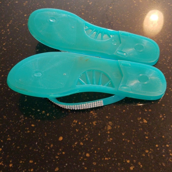 Jelly sandals. No stones missing like new - Picture 4 of 4